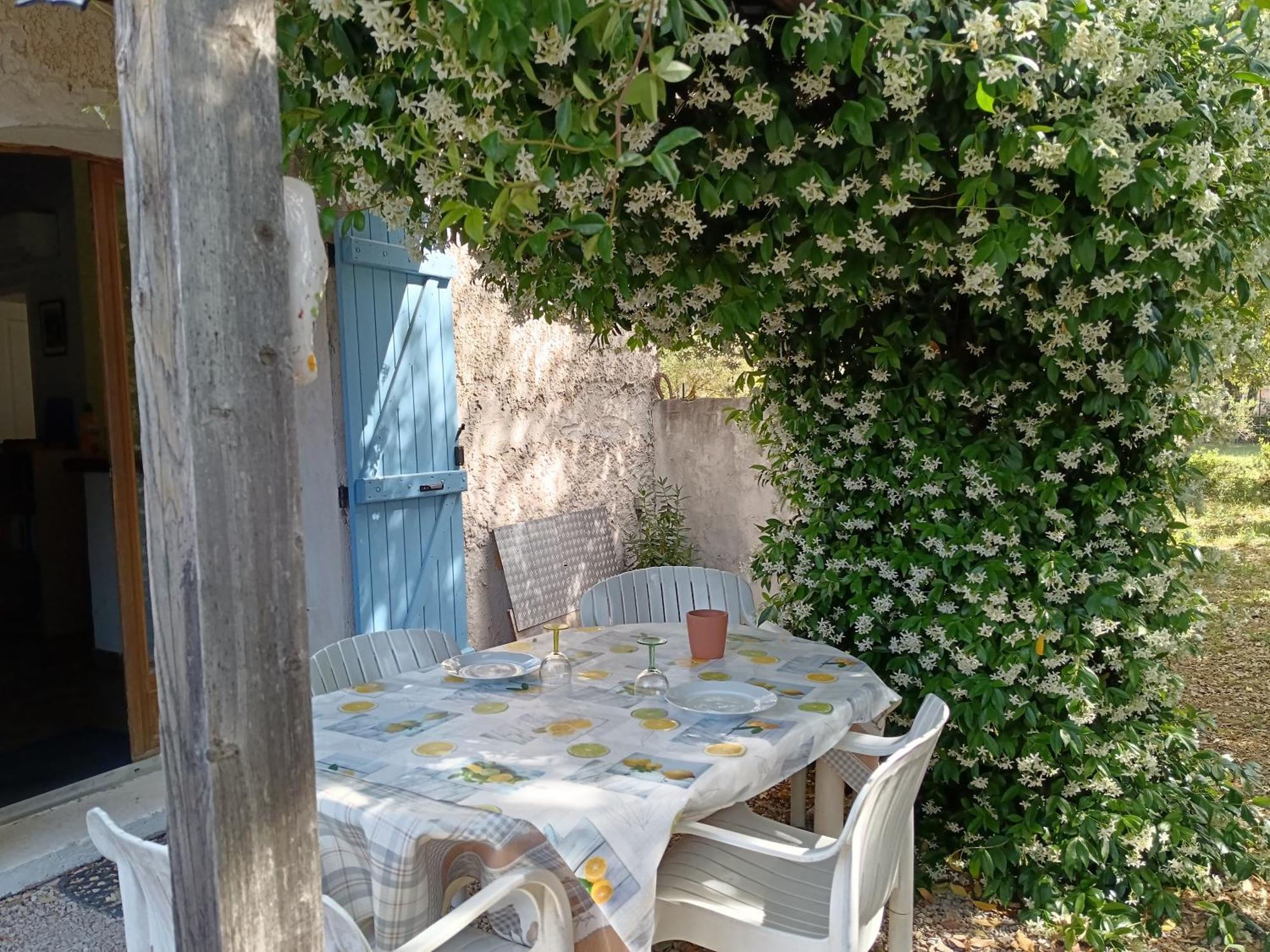 Apartment Chez Betty Le Luc
